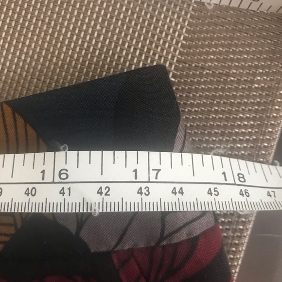 NWT Colourful Ann Taylor Capris - Size 10P - Picture 7 of 7